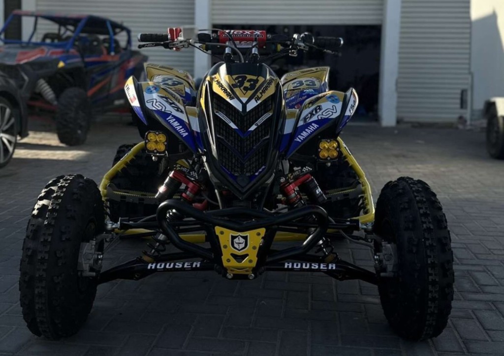 HR7 custom Yamaha ATV build with race graphics and front LED lights