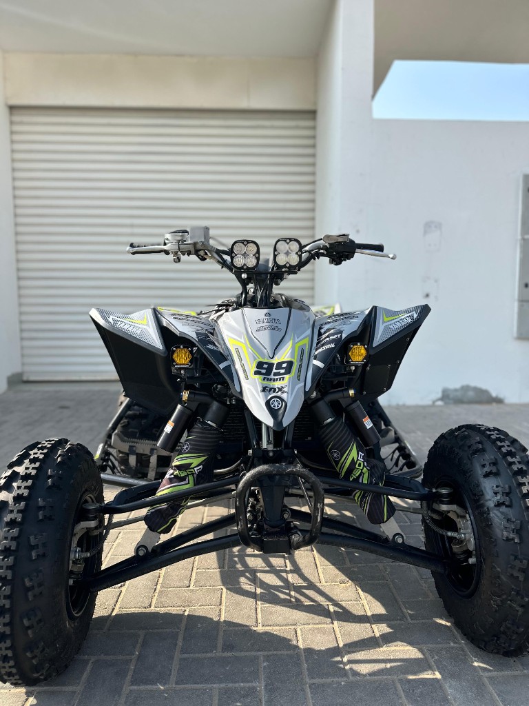 HR7 Yamaha YFZ450R build with neon accents and LED light pods